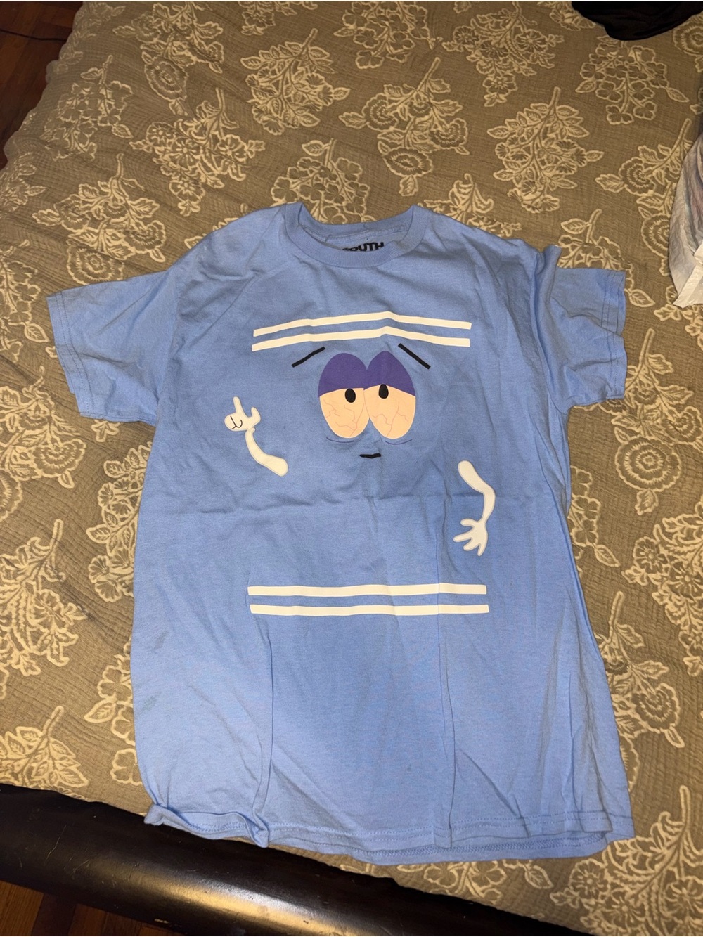 Light Blue Short Sleeve Graphic Tee with Playful Face